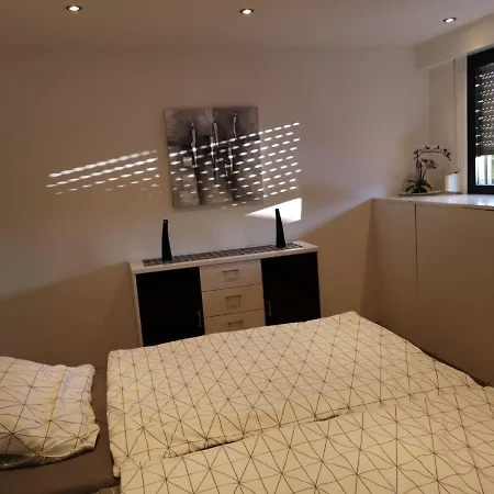 Sweethome Berrenrath Ferienwohnung * Huerth