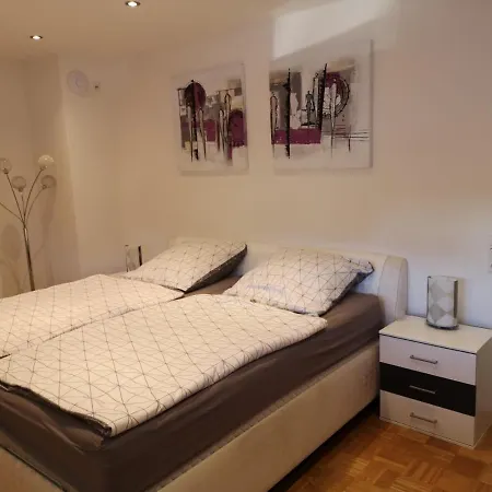 Sweethome Berrenrath Ferienwohnung *